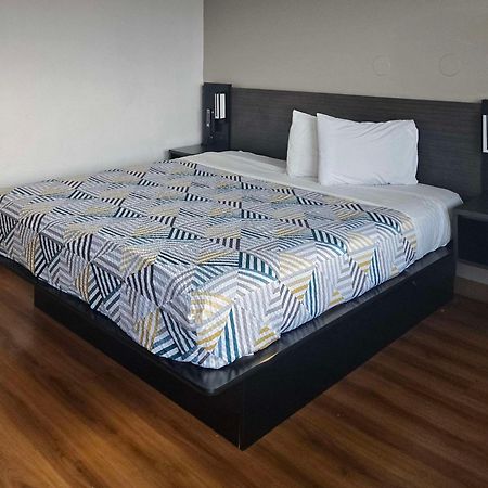 Park Inn By Radisson, Tracy Εξωτερικό φωτογραφία