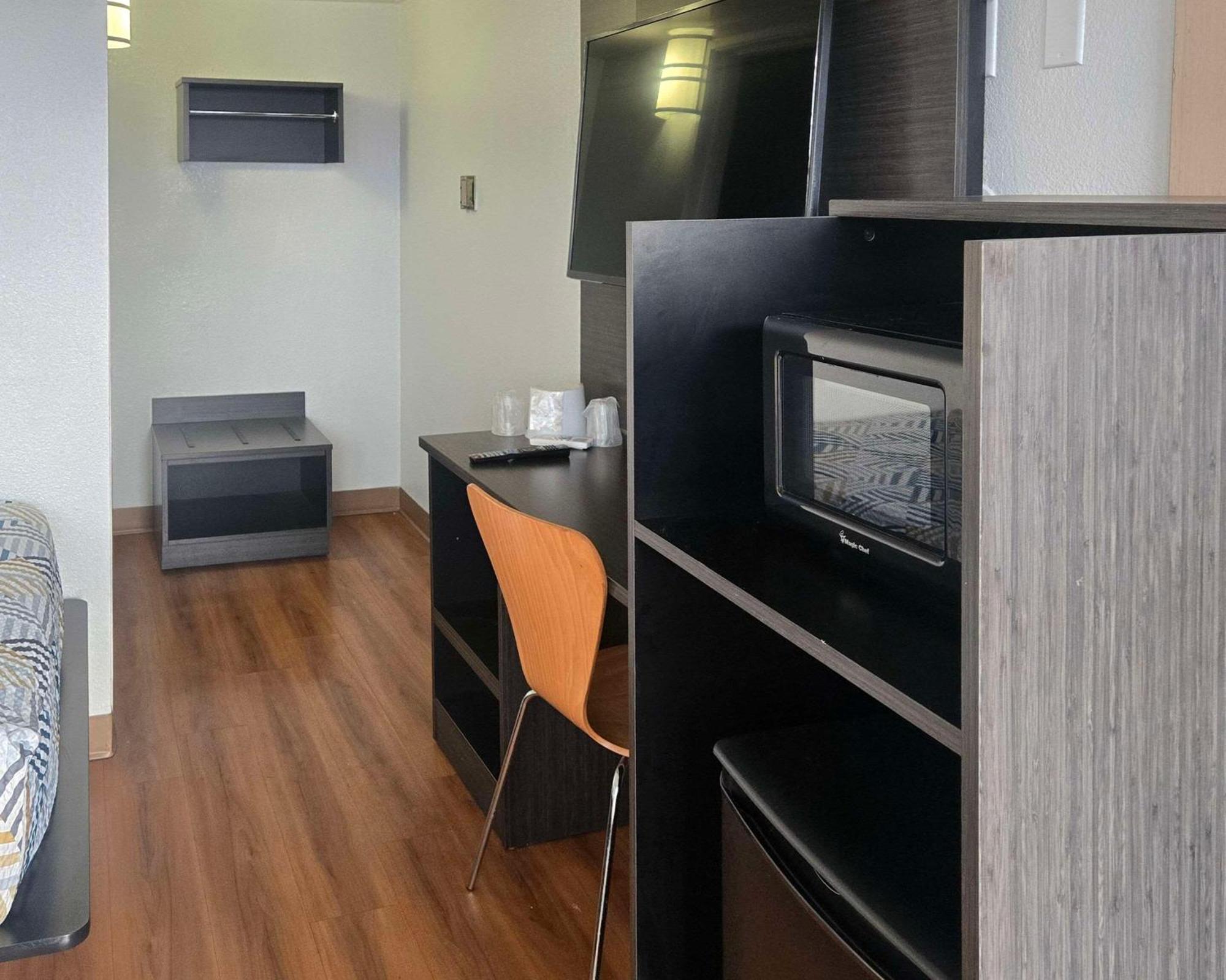 Park Inn By Radisson, Tracy Εξωτερικό φωτογραφία