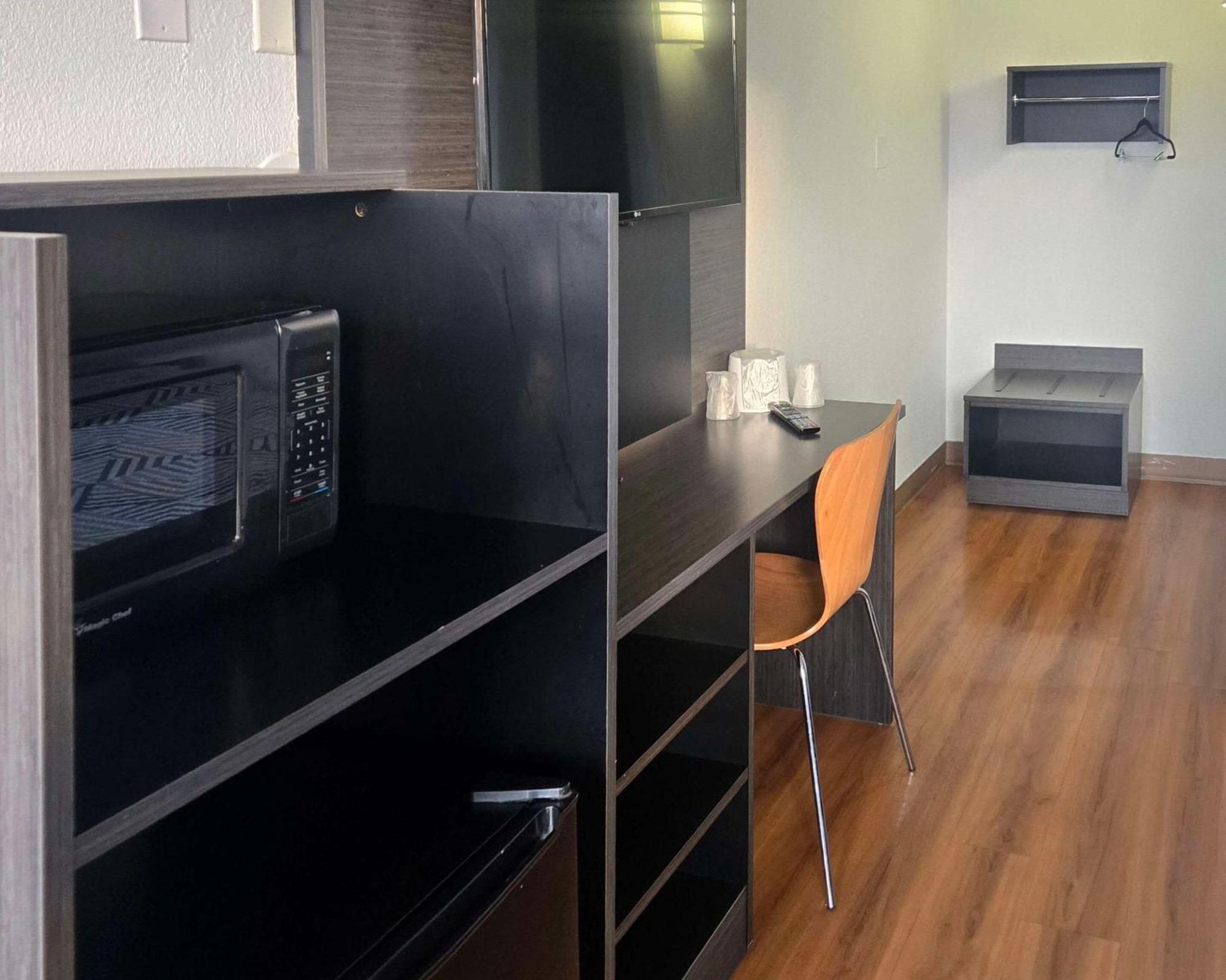 Park Inn By Radisson, Tracy Εξωτερικό φωτογραφία