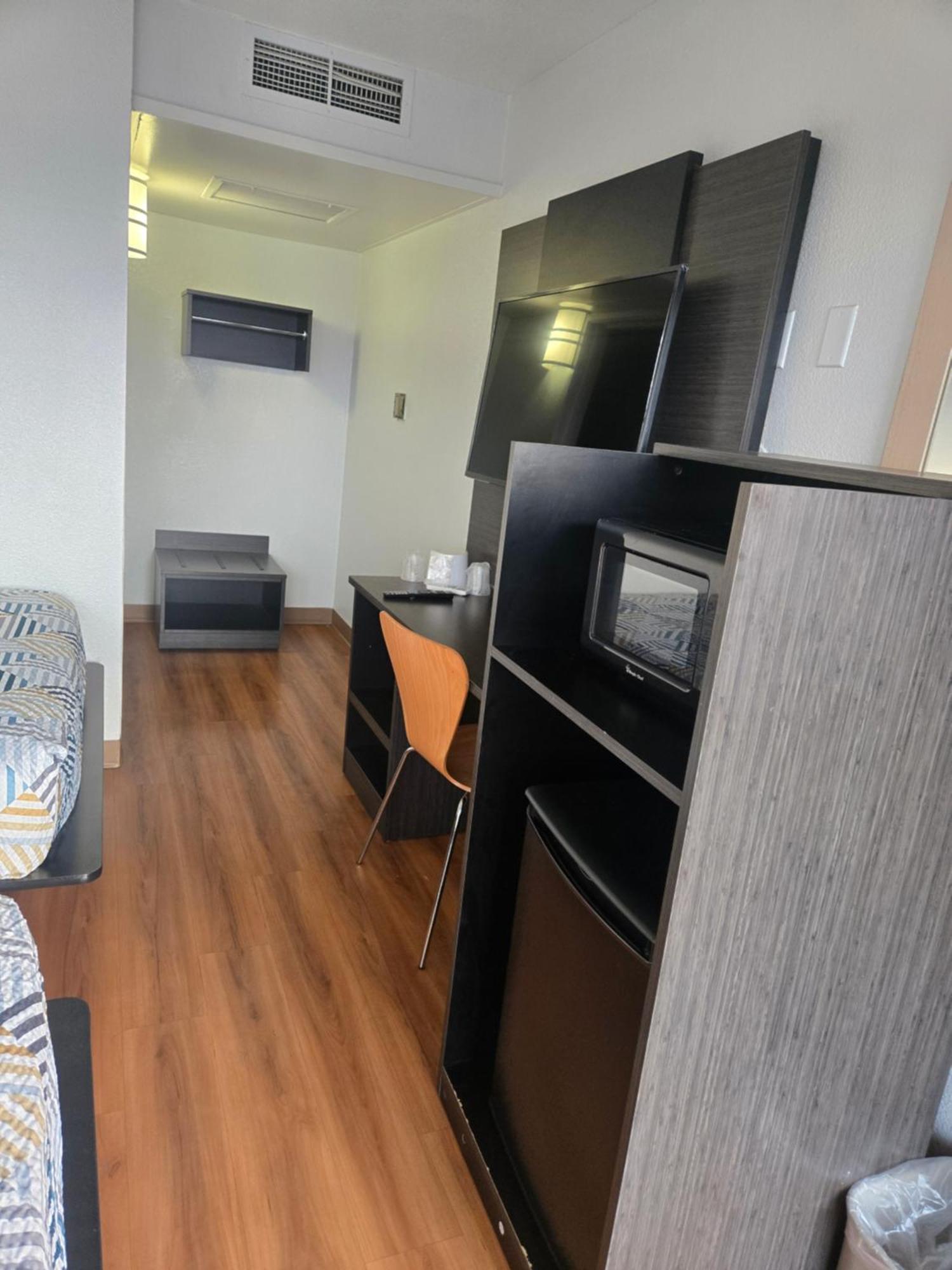 Park Inn By Radisson, Tracy Εξωτερικό φωτογραφία